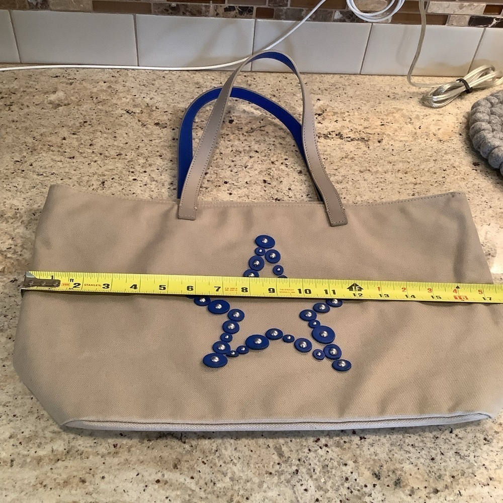 Agnes B. Tan Tote Bag Star Design - Picture 7 of 9